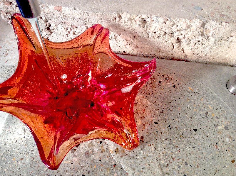 waschbecken_nah_rot_1200x600